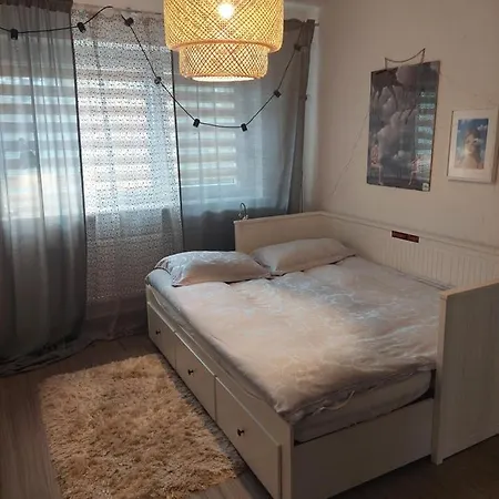 Christiana Andersena - *